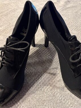 Impo Black Lace-Up Patent Trim Heeled Oxfords